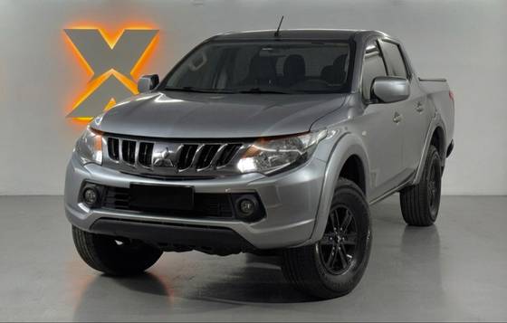 MITSUBISHI L200 TRITON 2.4 16V TURBO DIESEL OUTDOOR GLS CD 4X4 AUTOMÁTICO MITSUBISHI L200 TRITON 2.4 16V TURBO DIESEL OUTDOOR GLS CD 4X4 AUTOMÁTICO